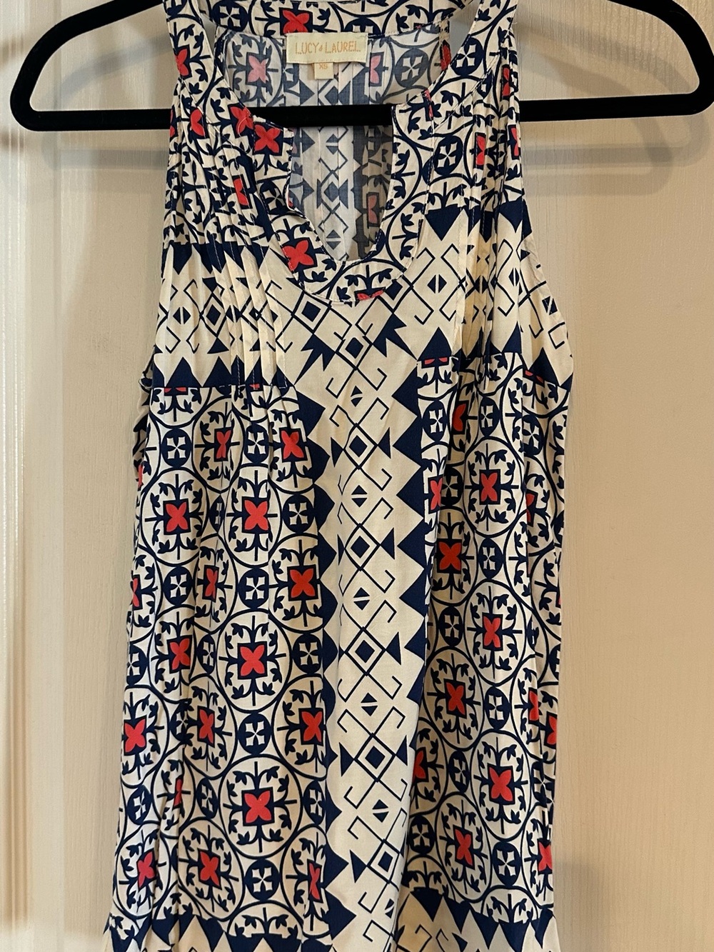 Lucy & Laurel Navy, White & Red Geometric Floral Sleeveless Top